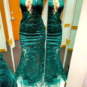 Forest green lace open back prom dress!